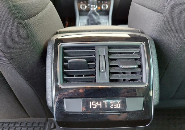 Skoda Superb cena 105900 przebieg: 74935, rok produkcji 2019 z Wieliczka małe 379